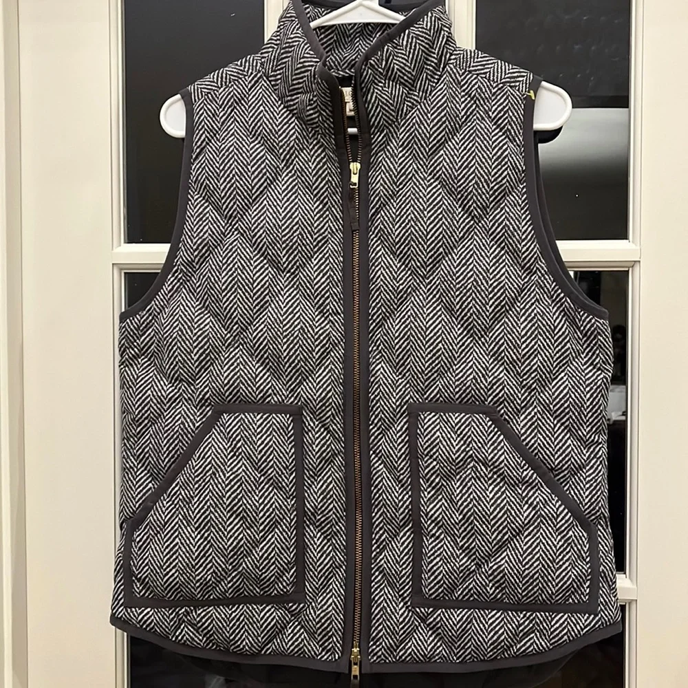 J Crew Gray Herringbone Quilted Puffer Zip-Up Vest size Medium